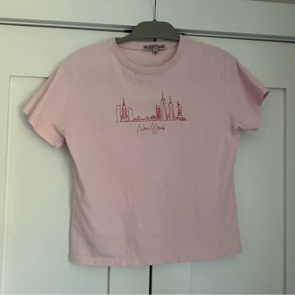 Mulberry and Grand Pink T Shirt, Medium, 100% cotton, New York skyline stitching
